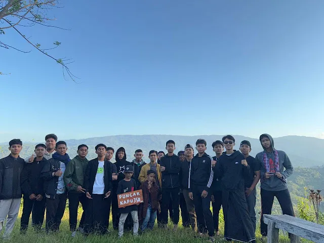 Siswa SMA IT mengikuti Tarbiyah Camp di Puncak Kapu