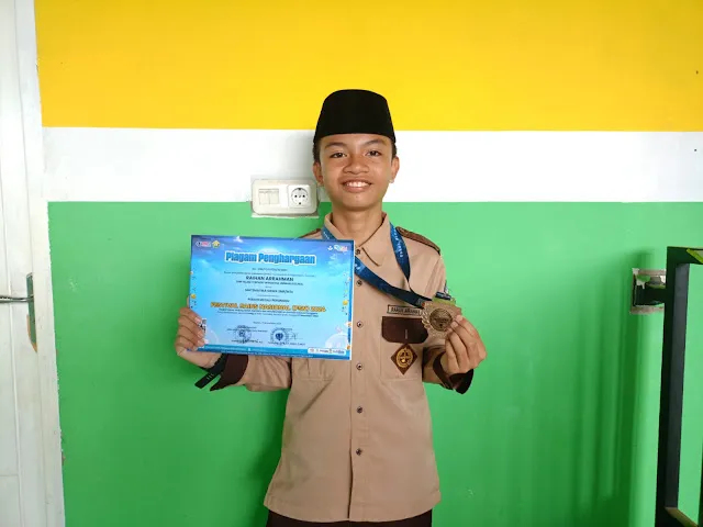 Dokumentasi siswa SMP IT Wihdatul Ummah dalam kegiatan sekolah